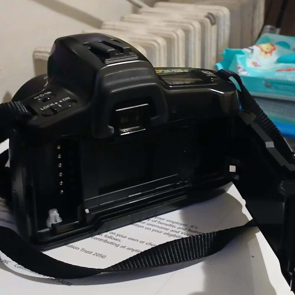 Black MINOLTA 300SI W/NOVA 1 LOWEPRO Case...MUST GO!!! ALL OFFERS WELCOME!!!